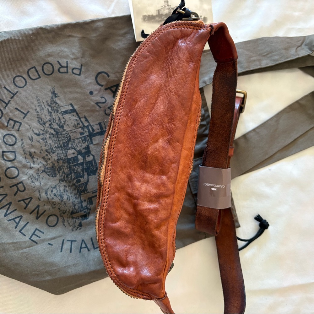 Campomaggi SANTARCANGELO
Belt bag "CORNIOLO" in garment-dyed cowhide leather - Picture 7 of 16